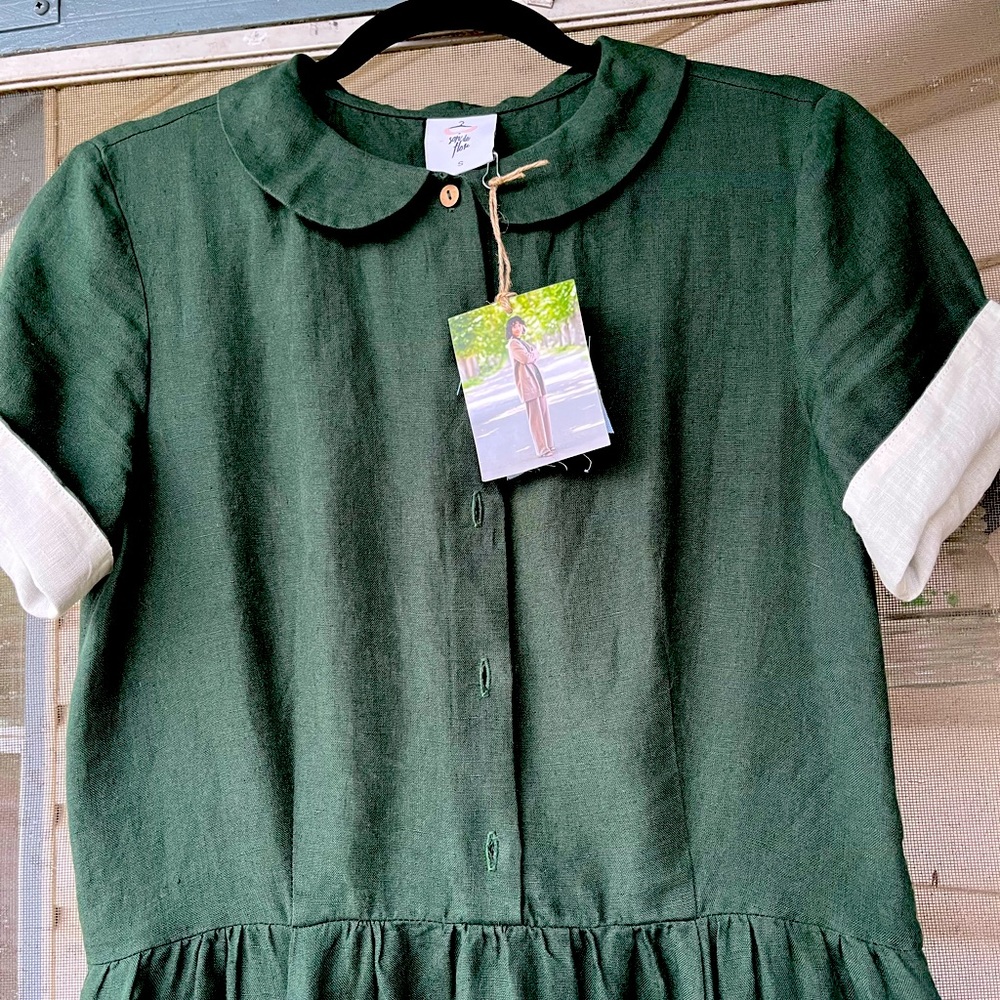 Son de Flor short sleeve classic dress in evergreen. New condition.